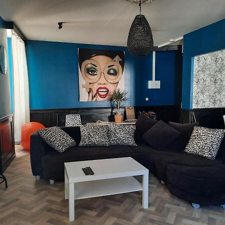 Duplex Place Du Marche Saint-Jean-dʼAngély Exteriör bild